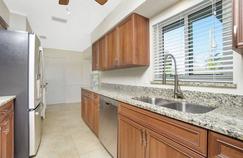 Englewood Apartment | Lazy Daze on Teaberry