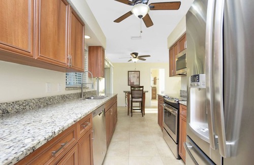 Englewood Apartment | Lazy Daze on Teaberry