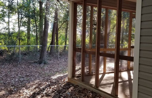 Oak House | Lazy Daze! Pups OK, Ideal location! Fenced Yard, Nice House. Wonderful!