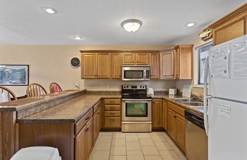 Osage Beach Condo | Lazy E-03 Relaxing view of cove and tree lined shores of the state park!