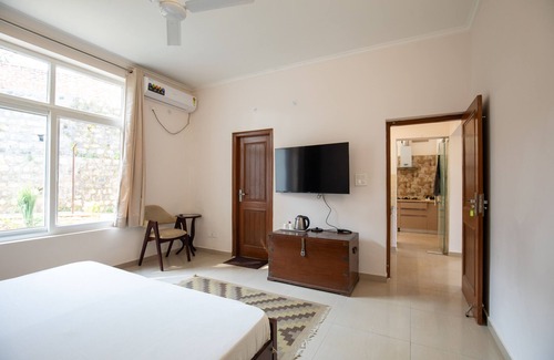 Bullawala House | Lazy Fox Hideout - Panoramic View Cottage