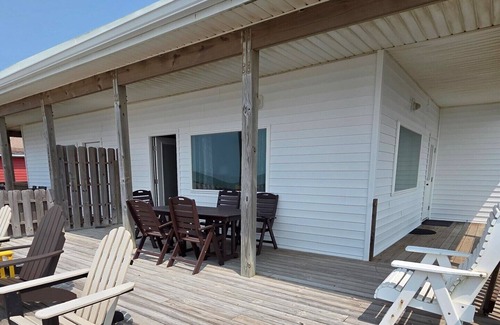 Emerald Isle Cottage | Lazy Haven East-Oceanfront 1/2 Duplex PET FRIENDLY