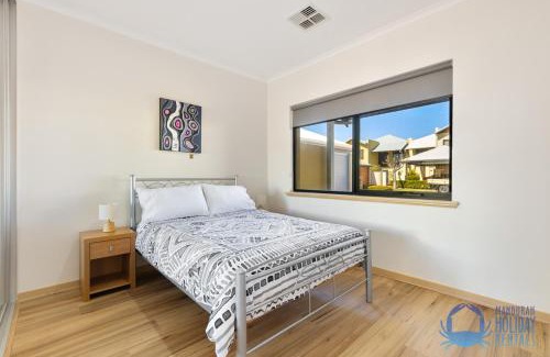 Halls Head Villa | Lazy Jetty Days Halls Head