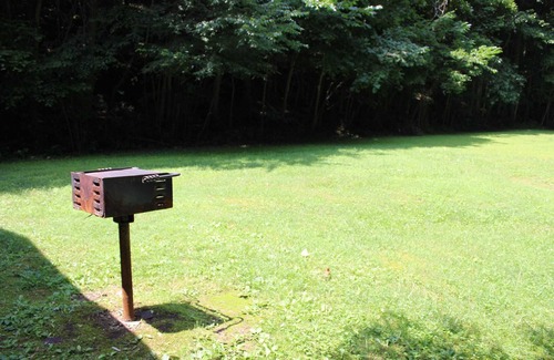 Logan Cabin | Lazy Lane Cabins - Creekside