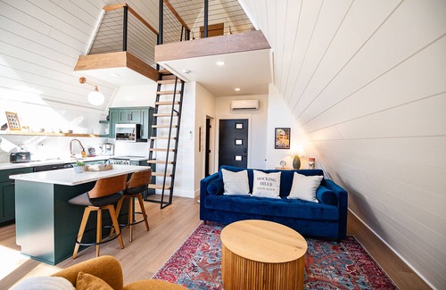 McArthur Cabin | Lazy Lane Cabins- Oak Hollow