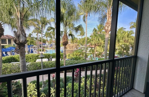 Naples Condo | Lazy River, 5 Pools + Bar, 2 Restaurants, Cabanas!