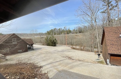 Van Buren Cabin | Lazy River Cabin on the edge of town only 1/2 mile from Current River !