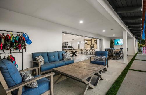 Bermuda Dunes House | Lazy River Oasis