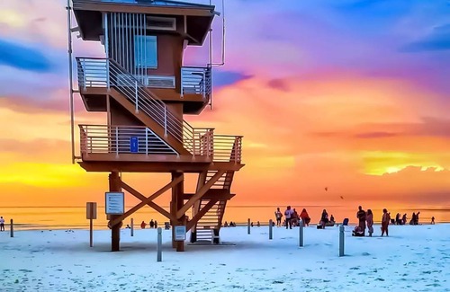 Longbeach Village House | LBK Whitney Bayside Retreat