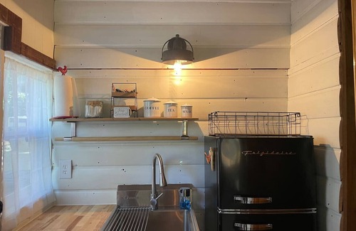 Wrightwood Apartment | LC · Fire pit/Fireplace/3 blks2Village/Pet-kid friendly