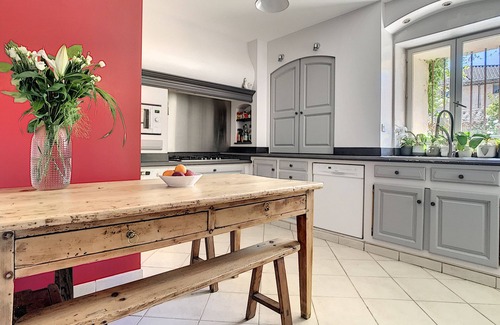 Pernes-les-Fontaines House | Le 115, air-conditioned town house with interior courtyard and swimming pool