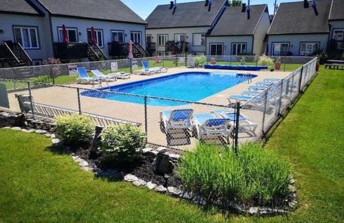Beaupre Apartment | Le 4 SAISONS 2