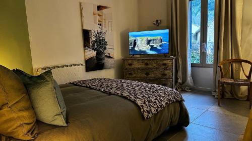 Robion Bed & Breakfast | Le 52 en Provence - Chambres ou Suite en B&B dans Authentique Mas de Village avec Piscine au pied du Luberon