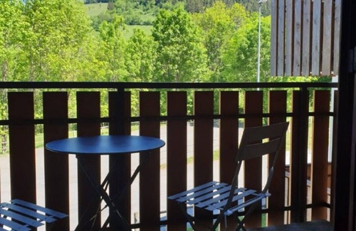 Bernex Apartment | Le 67-skiing and hiking -clothes washer-dryer-WIFI-parking.