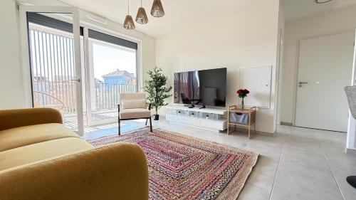 Nouvelle Ville Apartment | Le 72 contemporain - les Arènes