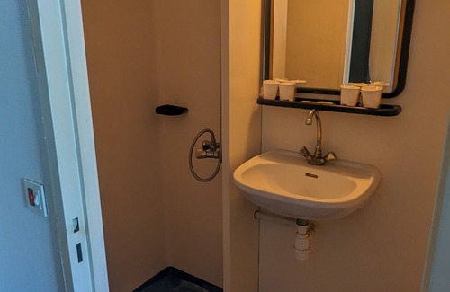 Lully Apartment | Le Balandri - Chambre Triple Indépendante Avec Douche