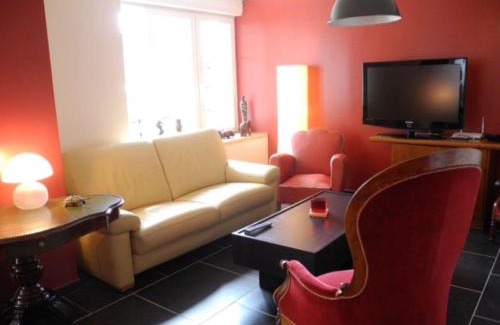 Chooz House | Le banc sous les tilleuls