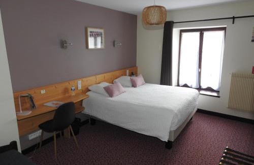 Saint-Julien-Chapteuil Hotel | Le Barriol