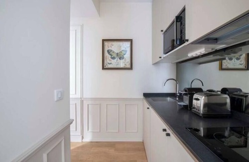 Quartier Sainte-Avoye Apartment | LE BEAU MARAIS, Luxury Apt, OPALE, AIR COND, LIFT