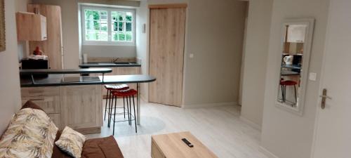 Pontorson Apartment | Le beau séjour