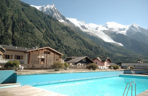 Chamonix City Centre Apartment | Le Beausite C Apartment - an apartment that sleeps 5 guests in 2 bedrooms