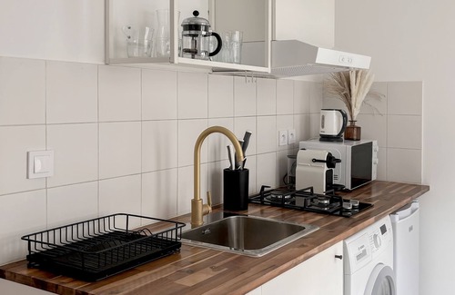 Blois Apartment | Le Beauvoir: 18th Century Arty Refuge