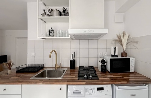 Blois Apartment | Le Beauvoir: 18th Century Arty Refuge