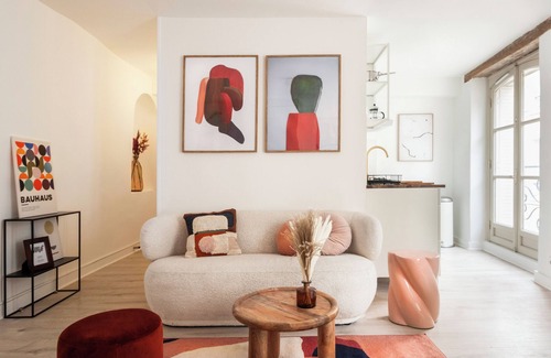 Blois Apartment | Le Beauvoir: 18th Century Arty Refuge