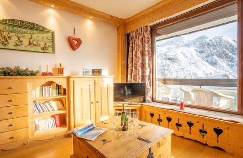 Tignes le Lac Apartment | Le Bec Rouge (Le Lac) by Interhome