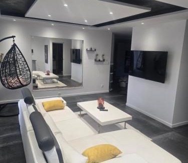 Le Pont-de-Claix Apartment | Le belle vu appartement T2 65m2