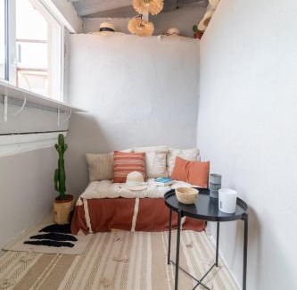 Faubourg Apartment | Le Belvédère Nîmois proche centre ville Clim &Véranda MaisonCarréeConciergerie