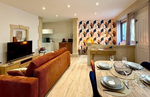 Faubourg Apartment | Le Bijou de Nîmes, Charming T2 city center, 4 ppl
