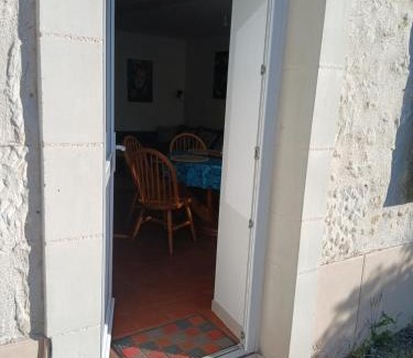 Mayet House | Le Blason du Poête