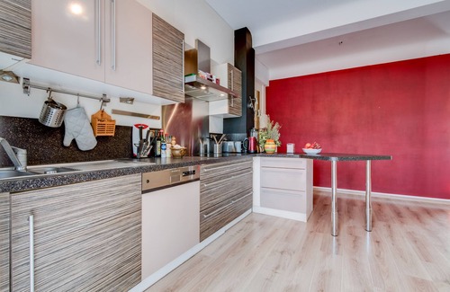 Couronne Urbaine Apartment | Le Blondel 2 Bedrooms Feng Shui Spirit Town Center long term welcome