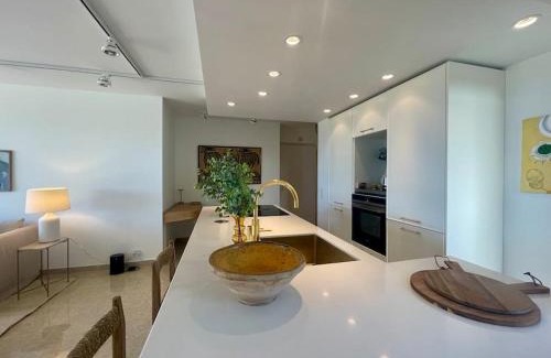 Cannes La Bocca Apartment | Le Bluebay - Luxurious 2 bedrooms seaview swimming pool carpark