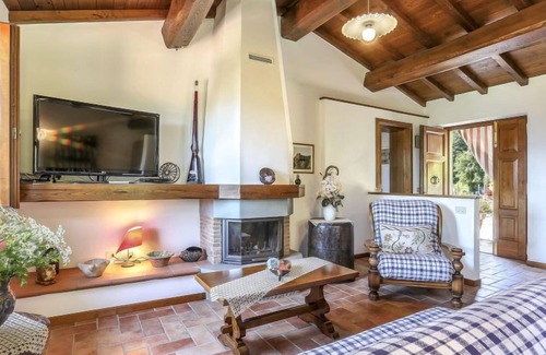 Molazzana House | Le Bore (CNG122) by Interhome