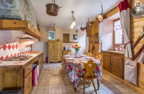 Belledonne House | LE Boedete - LA Chapelle