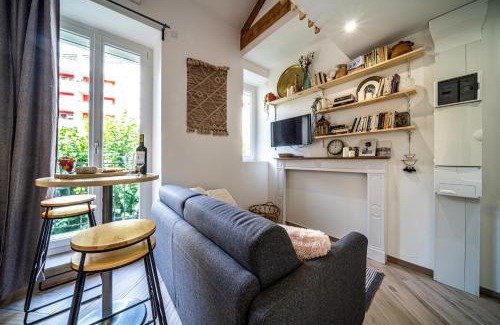 Quartier Exposition-Bajatiere Apartment | Le Boheme - Rent4night Grenoble
