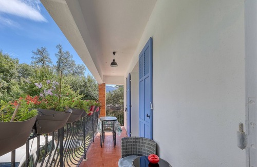 Nans-les-Pins Apartment | Le Bonheur d'Accueillir - Apt de 120 m2 avec jardin