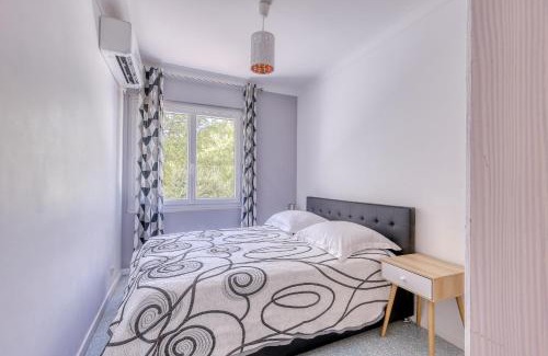 Nans-les-Pins Apartment | Le Bonheur d'Accueillir - Apt de 120 m2 avec jardin