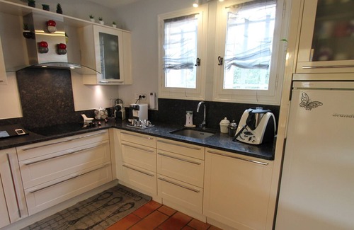 Saint-Didier Villa | Le Bosquet - situated in the pretty village of Saint Didier