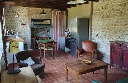 Cesset House | Le Bouchat : Maisonnette au calme pour 2 +1 guest