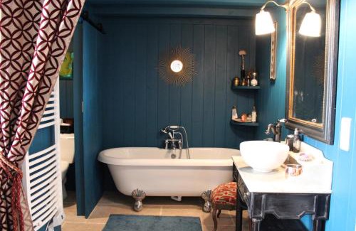 Semur-en-Auxois Bed & Breakfast | Le Boudoir d'artiste