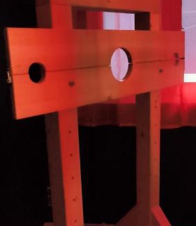 Chasse-sur-Rhone Apartment | Le boudoir des jouissances perverses