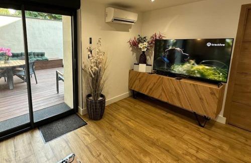 Poincare - Foch - Anatole France - Croix de Bourgogne Apartment | Le Briand Appartement 4étoiles Nancy Thermal Cosy avec Terrasse Wifi