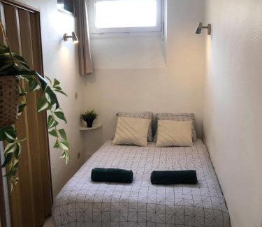 Chantiers Apartment | Le Buc - Gare Versailles Chantiers - Netflix