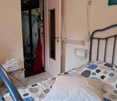 Aubigny-sur-Nere Bed & Breakfast | le buisson de la gariole ,chambre rhétaise