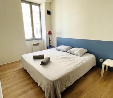 Bourg-les-Valence Apartment | Le bureau du Maire