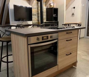 Soulages-Bonneval House | Le Buron des Loups