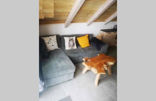 Soulages-Bonneval House | Le Buron des Loups